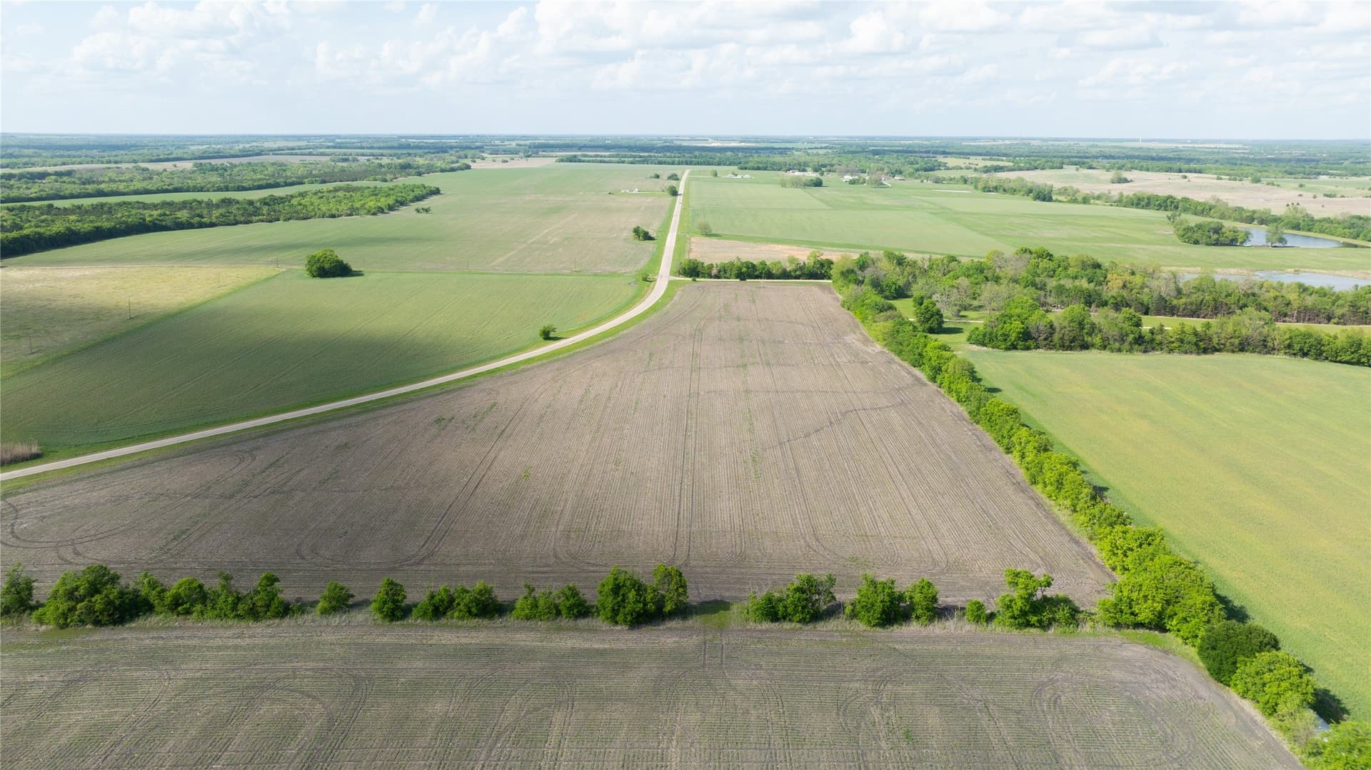 2 acres in Lamar County