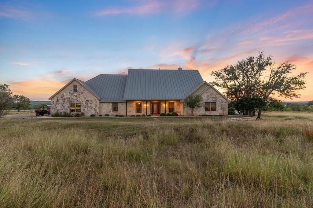 28.13 acres in Gillespie County
