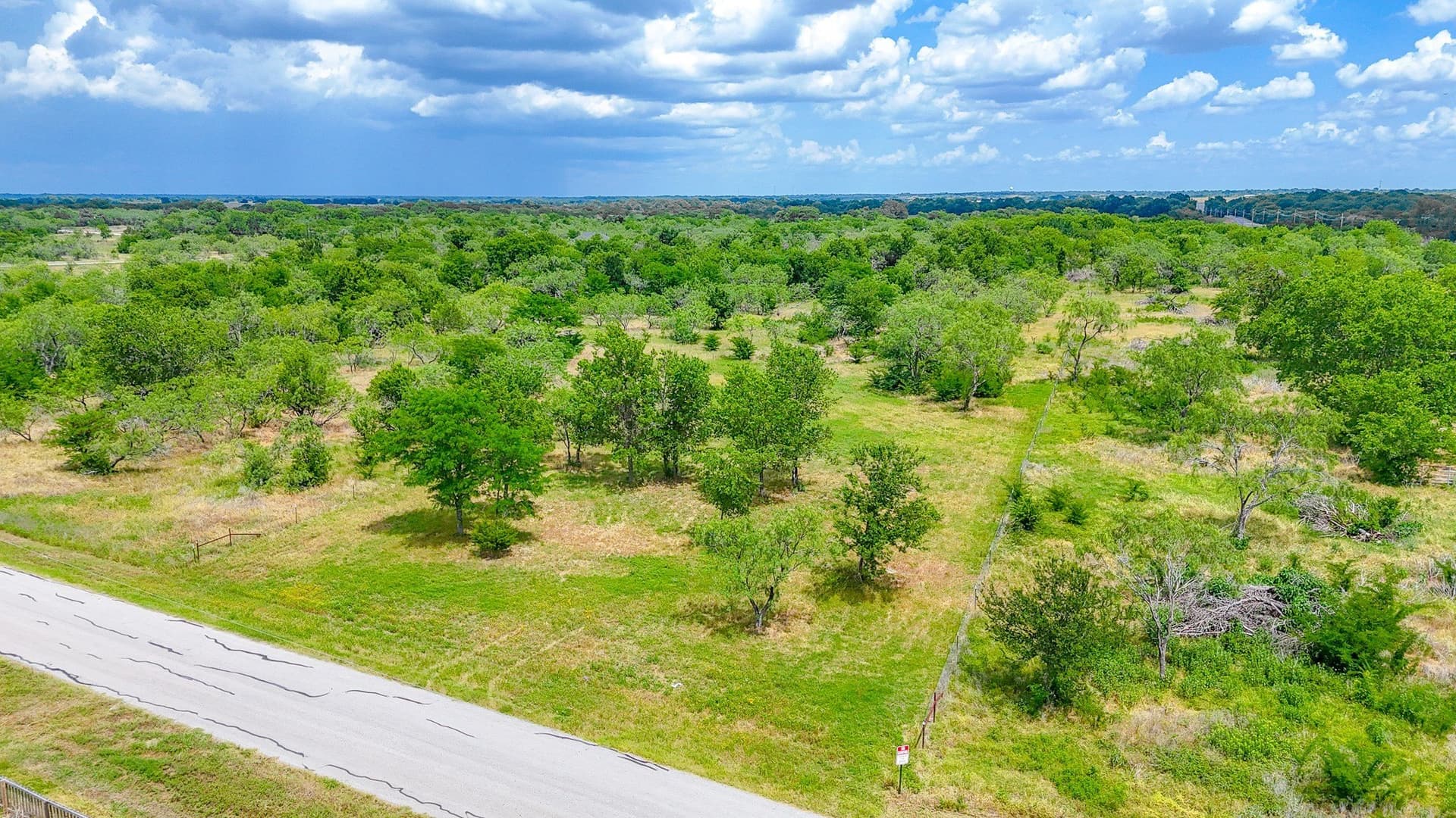 2 acres in Navarro County