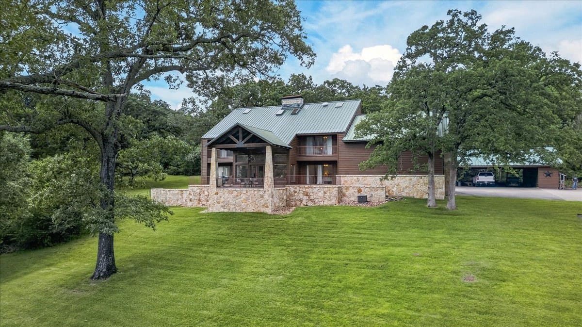 15.08 acres in Henderson County