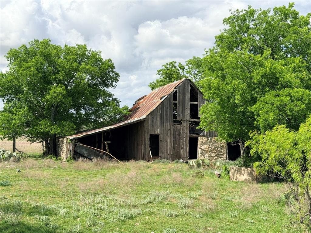 117 acres in Mills County