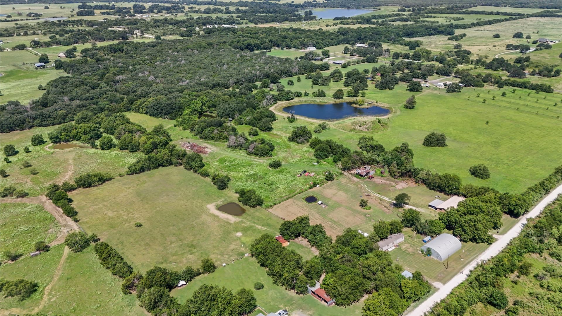 28.8 acres in Navarro County