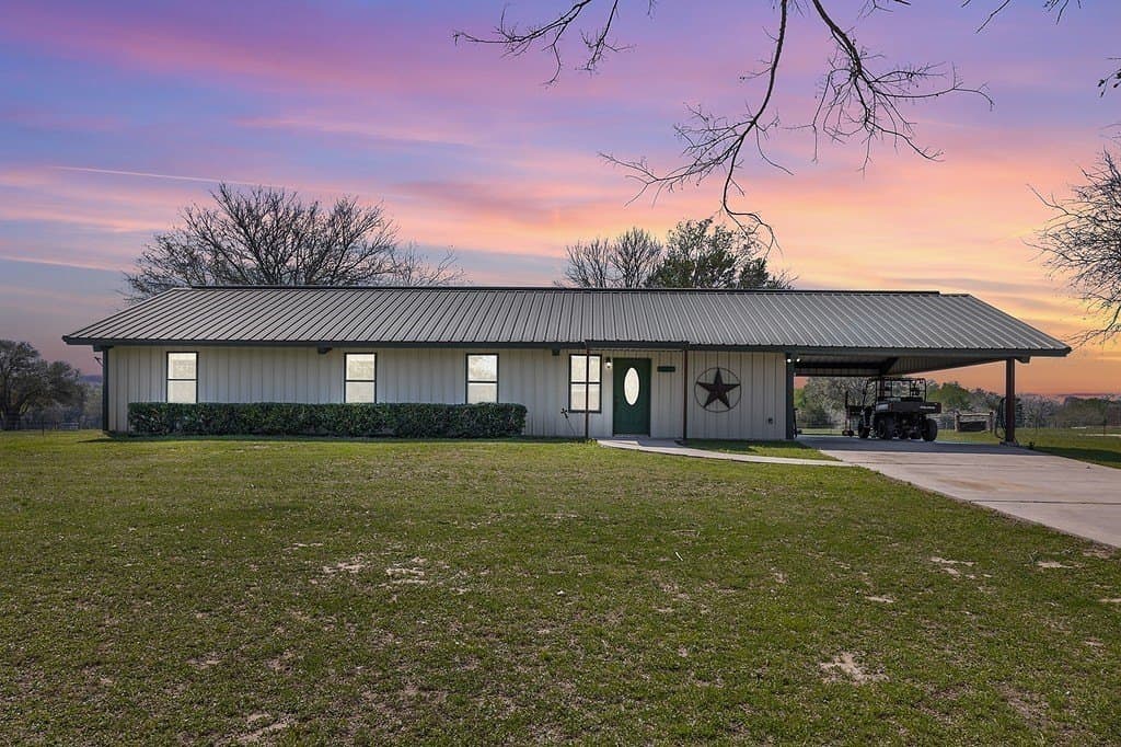 22.65 acres in Lavaca County
