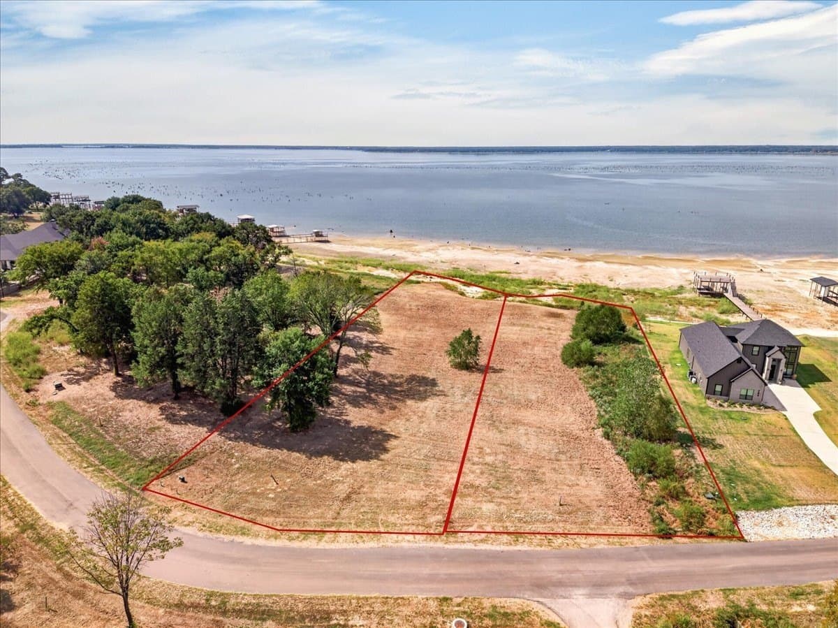 0.89 acres in Kaufman County