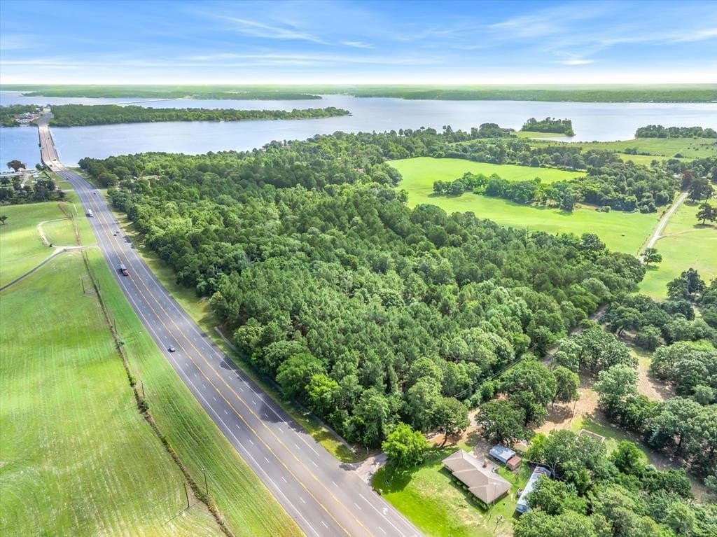 26.65 acres in Henderson County