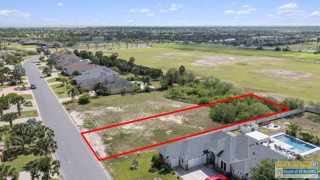 15 Country Club Dr. lot: 19