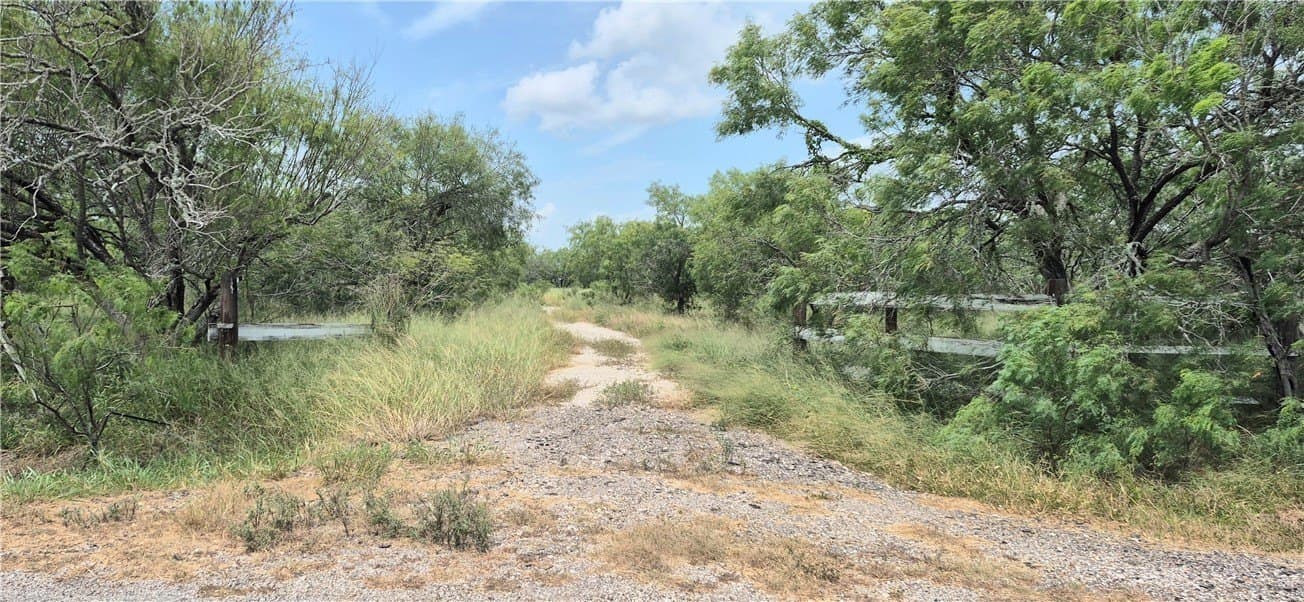 2 acres in Nueces County