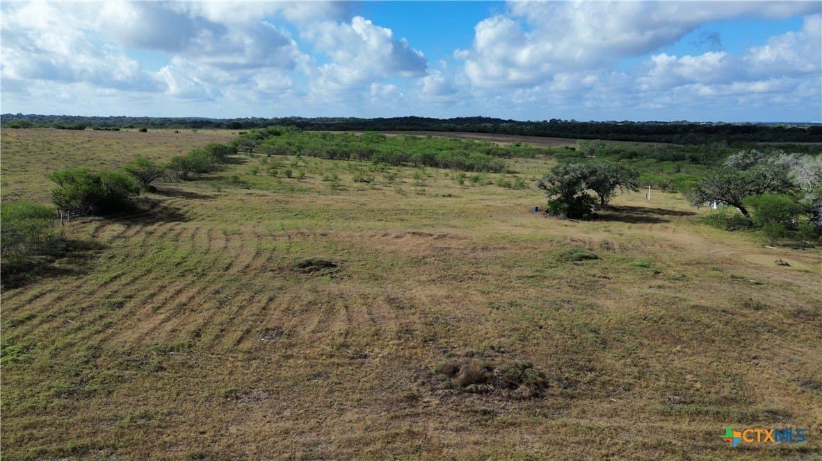 7.96 acres in DeWitt County