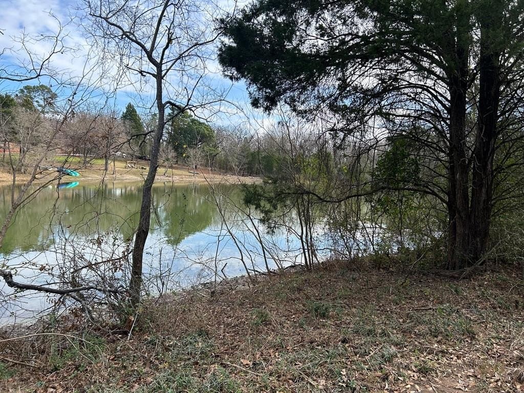 0.92 acres in Henderson County