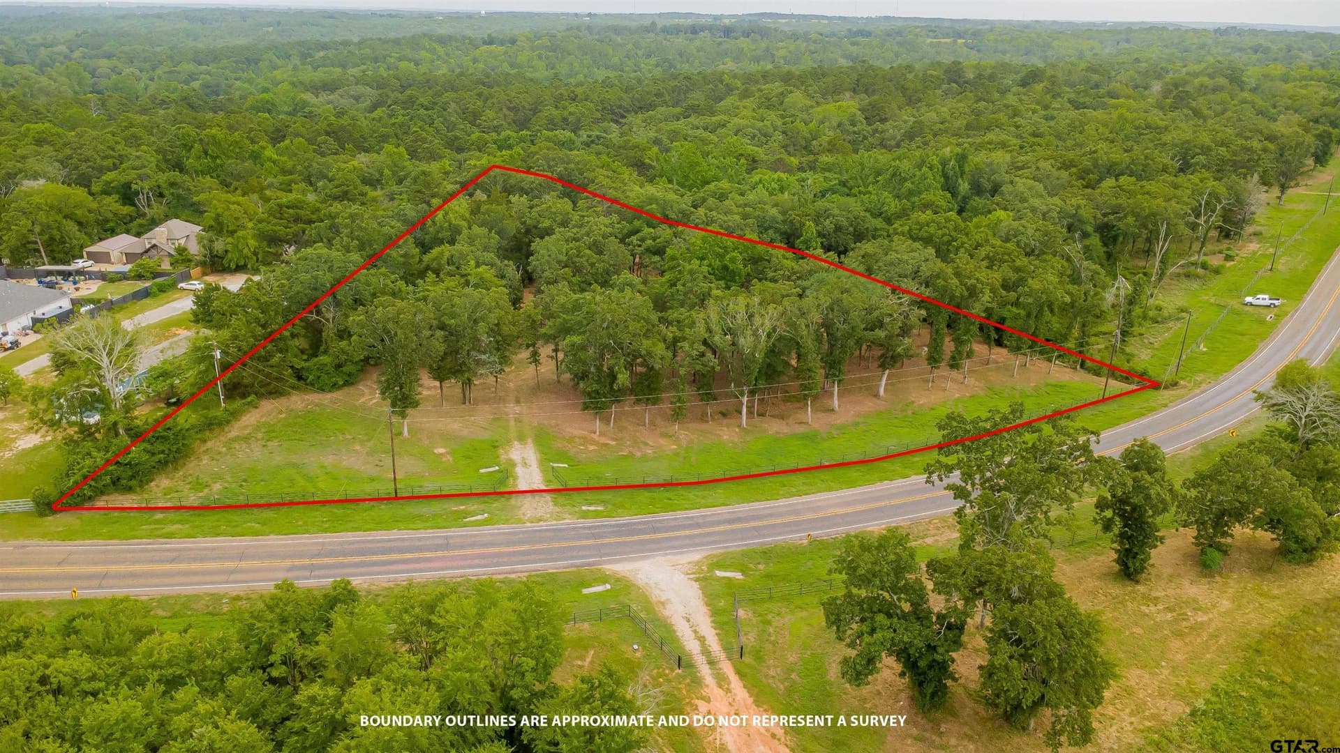 3.56 acres in Smith County