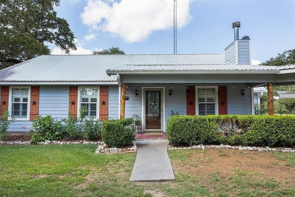 1.56 acres in Lavaca County
