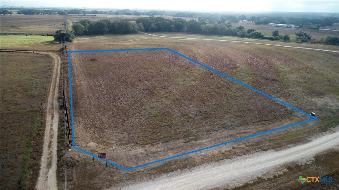 1.97 acres in Lavaca County