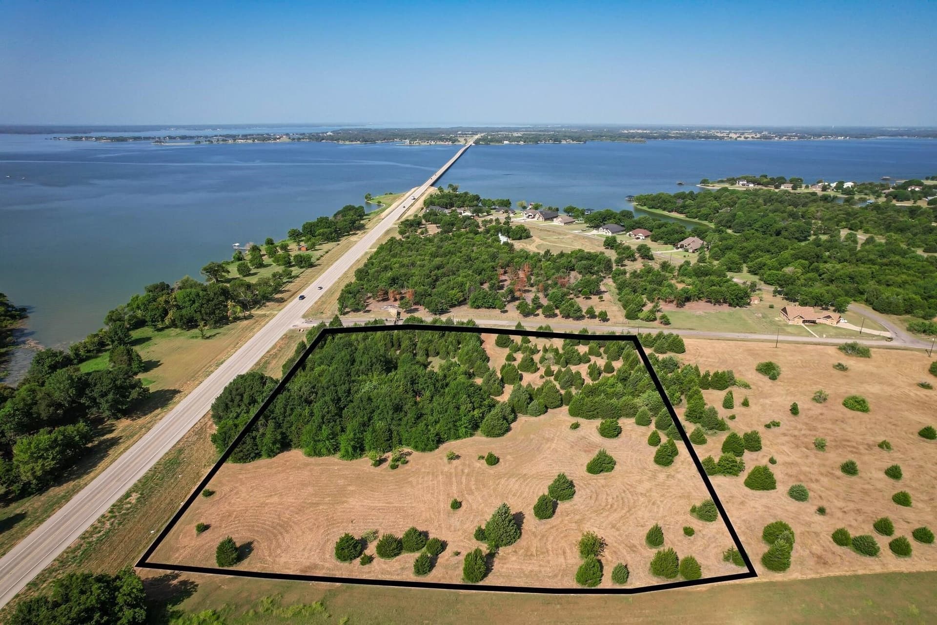 6.6 acres in Navarro County