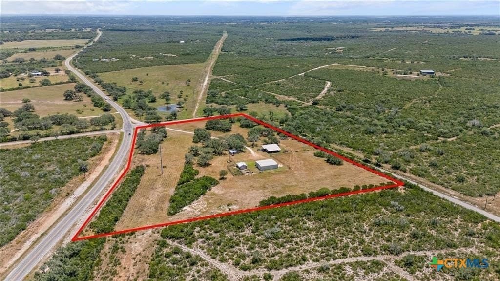 10.7 acres in Bee County