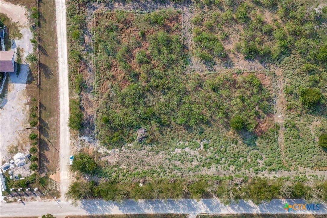 1.28 acres in Hays County