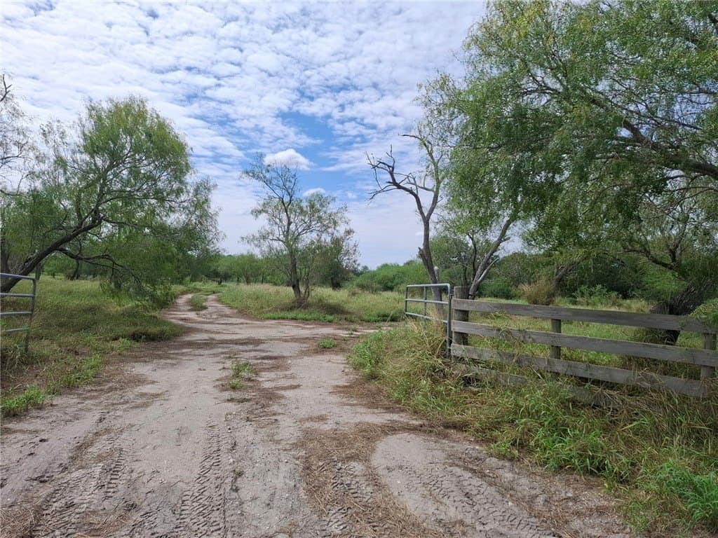 5.53 acres in Refugio County