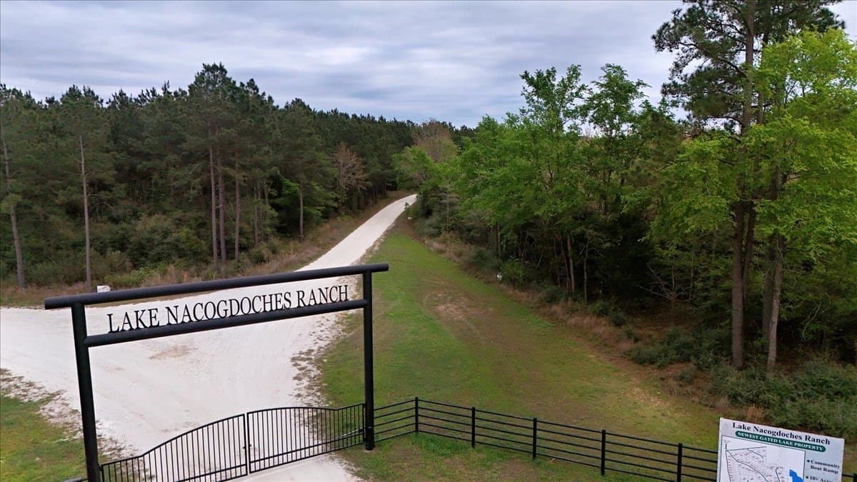 10.16 acres in Nacogdoches County