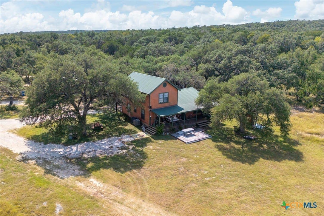 11 acres in Hays County