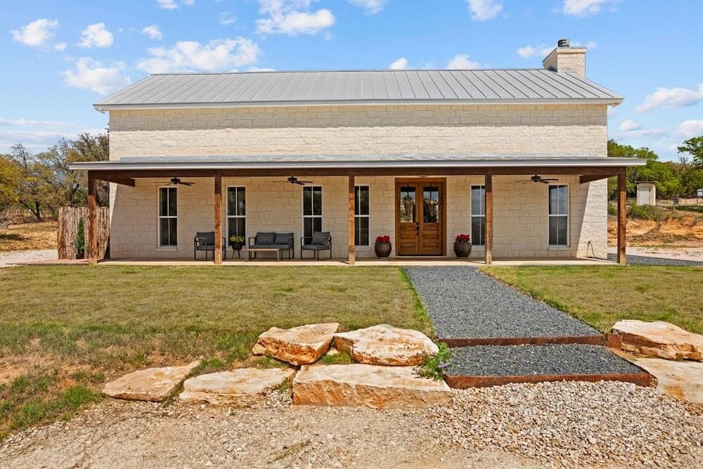 10.1 acres in Gillespie County