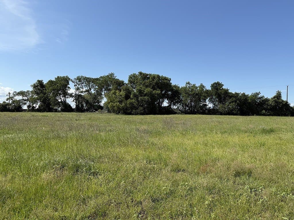10.81 acres in Colorado County