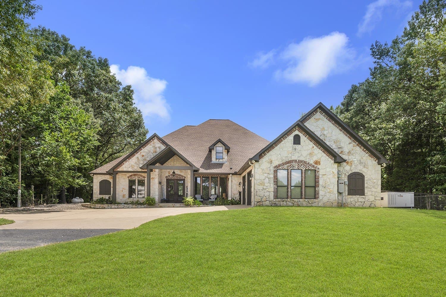 27.48 acres in Henderson County