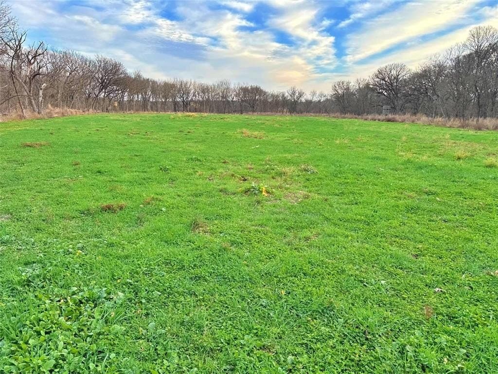 16.45 acres in Ellis County