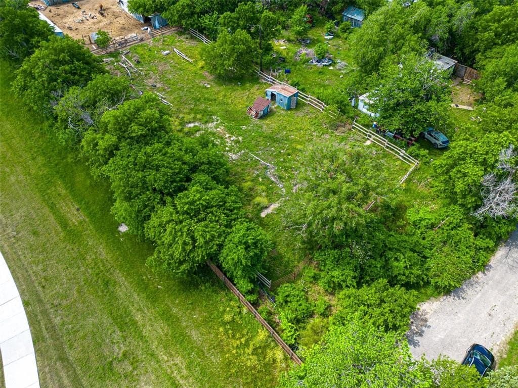 0.44 acres in Ellis County