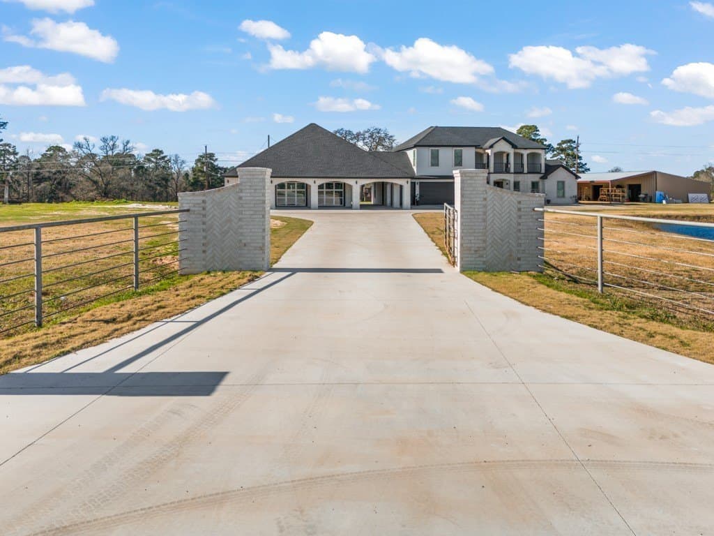10 acres in Upshur County