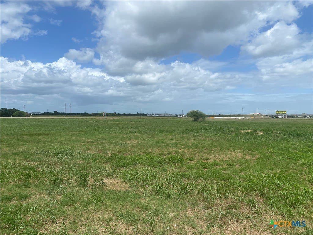 3.45 acres in Victoria County