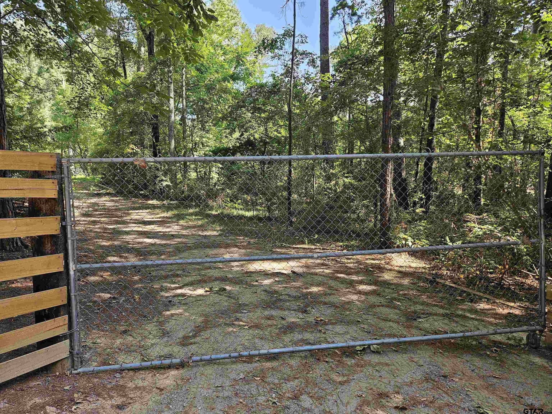 5 acres in Smith County