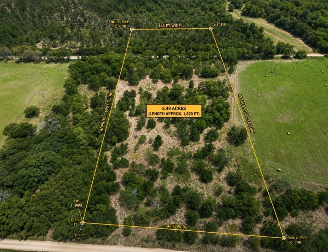 5.5 acres in Navarro County