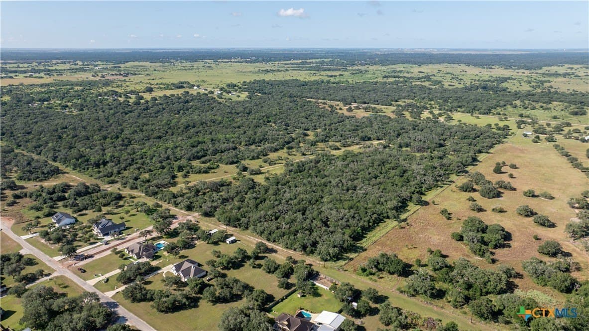 50 acres in Victoria County