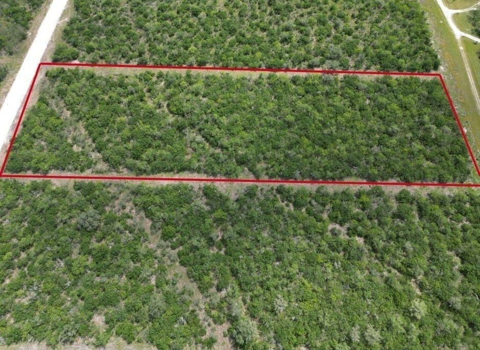 5.02 acres in Bee County