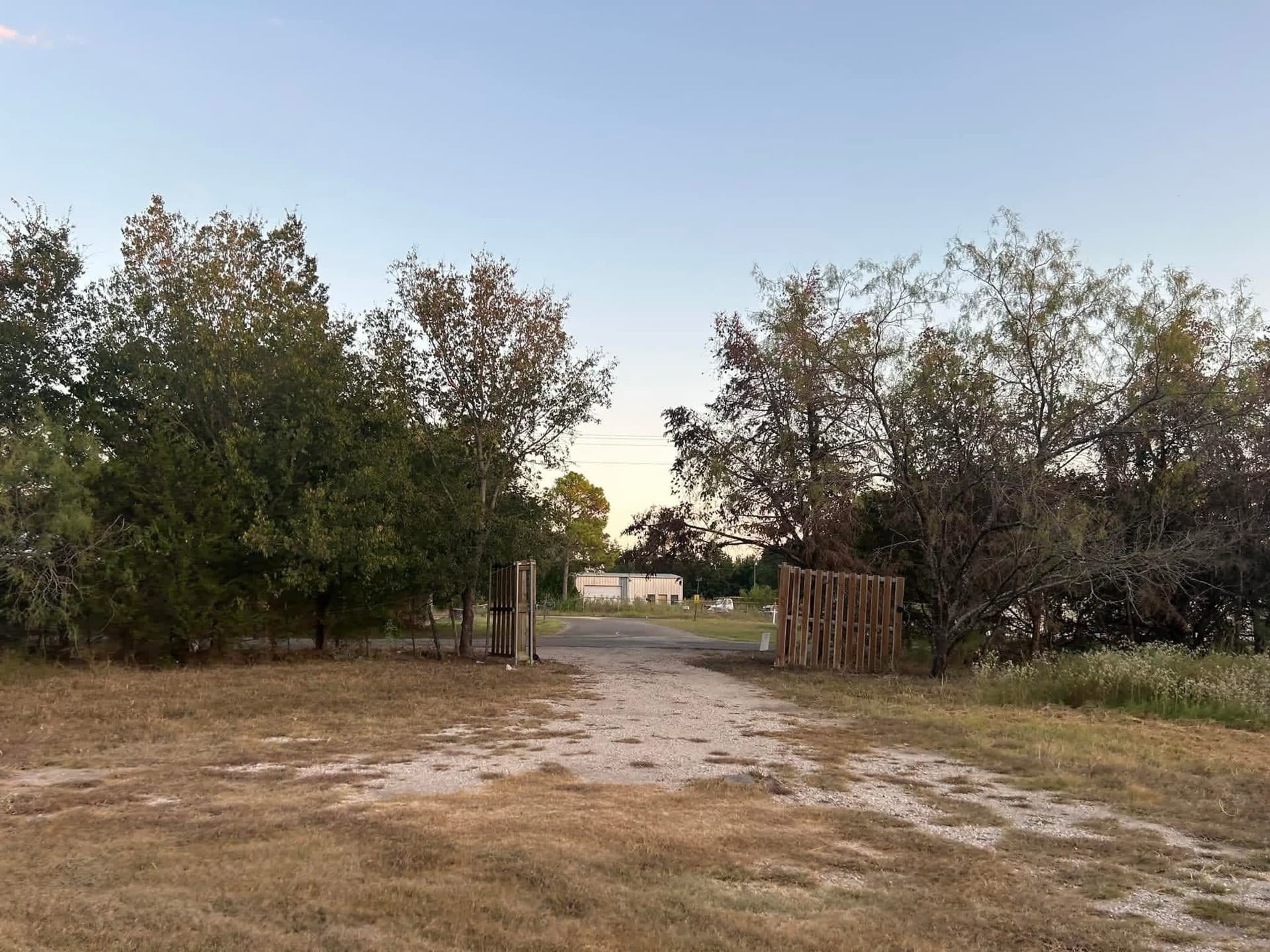 13.73 acres in Navarro County