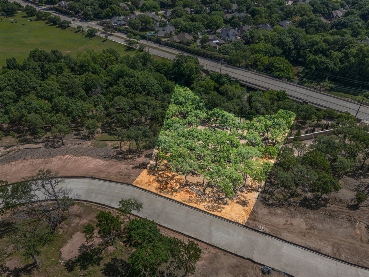 1.02 acres in Tarrant County