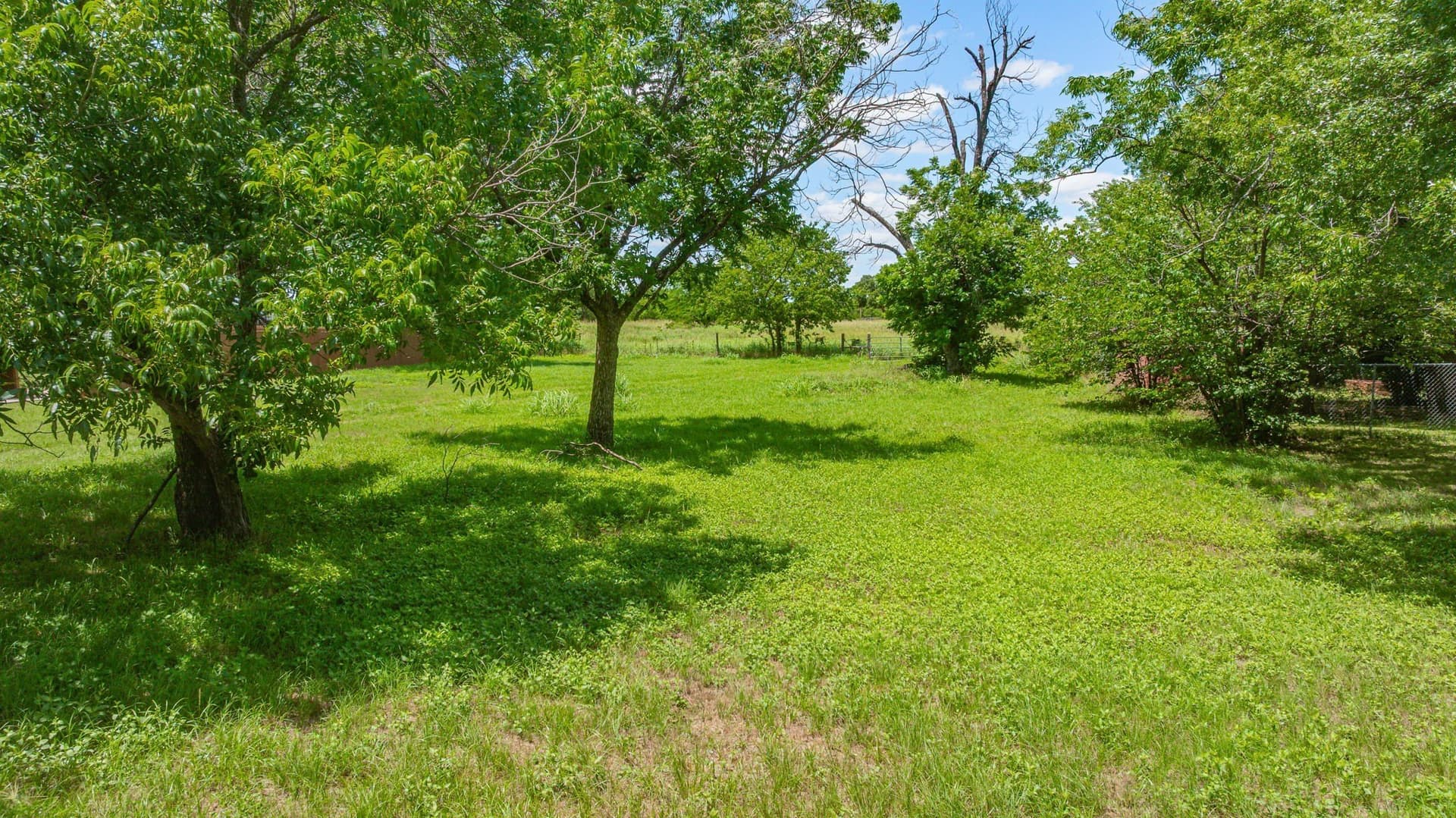 5.69 acres in Hood County