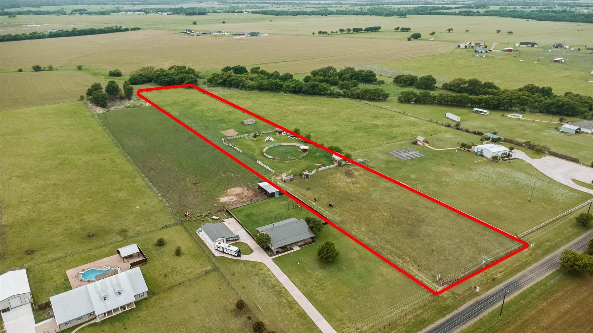 4.87 acres in Ellis County