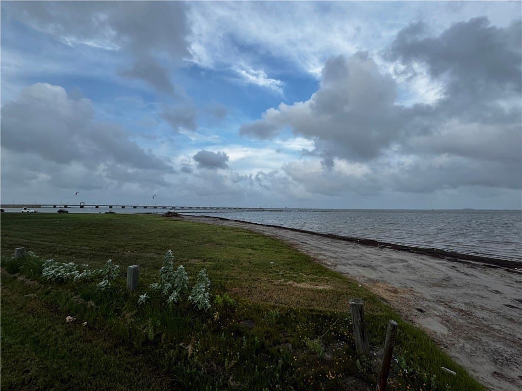 13.25 acres in Nueces County