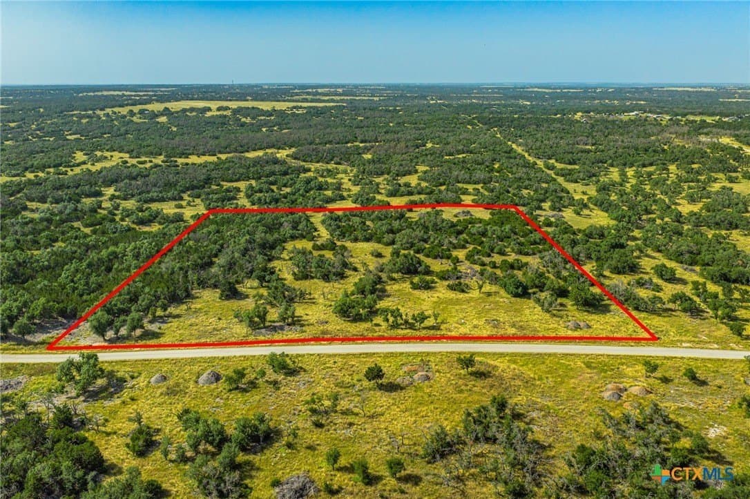 10 acres in Kerr County