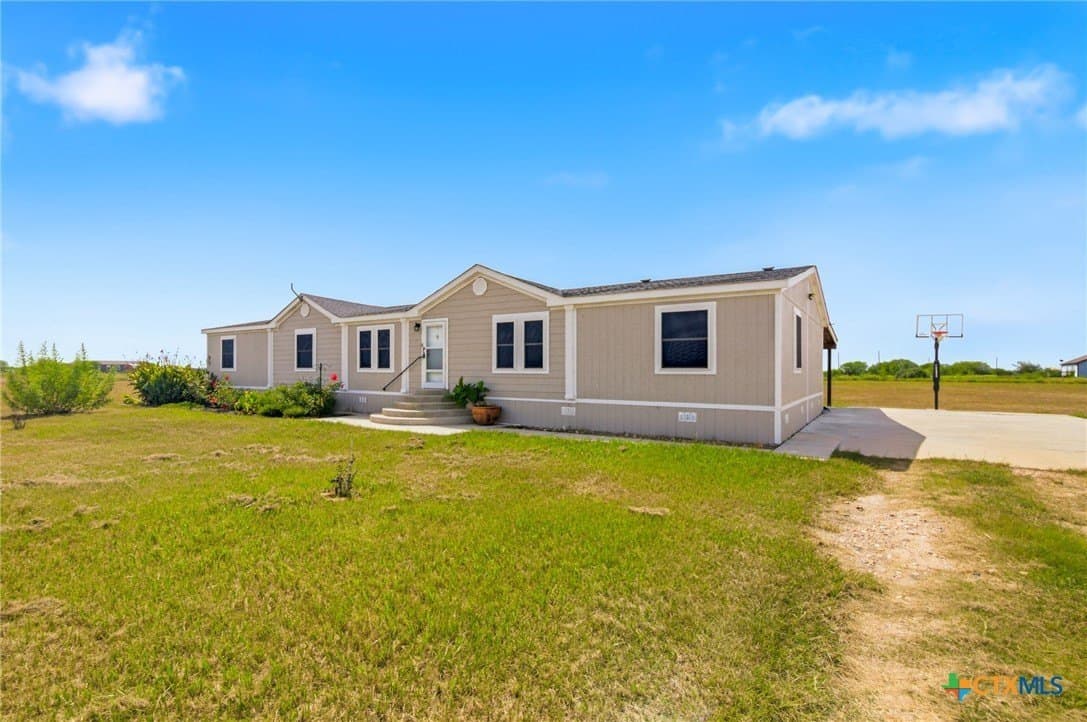 15 acres in Victoria County