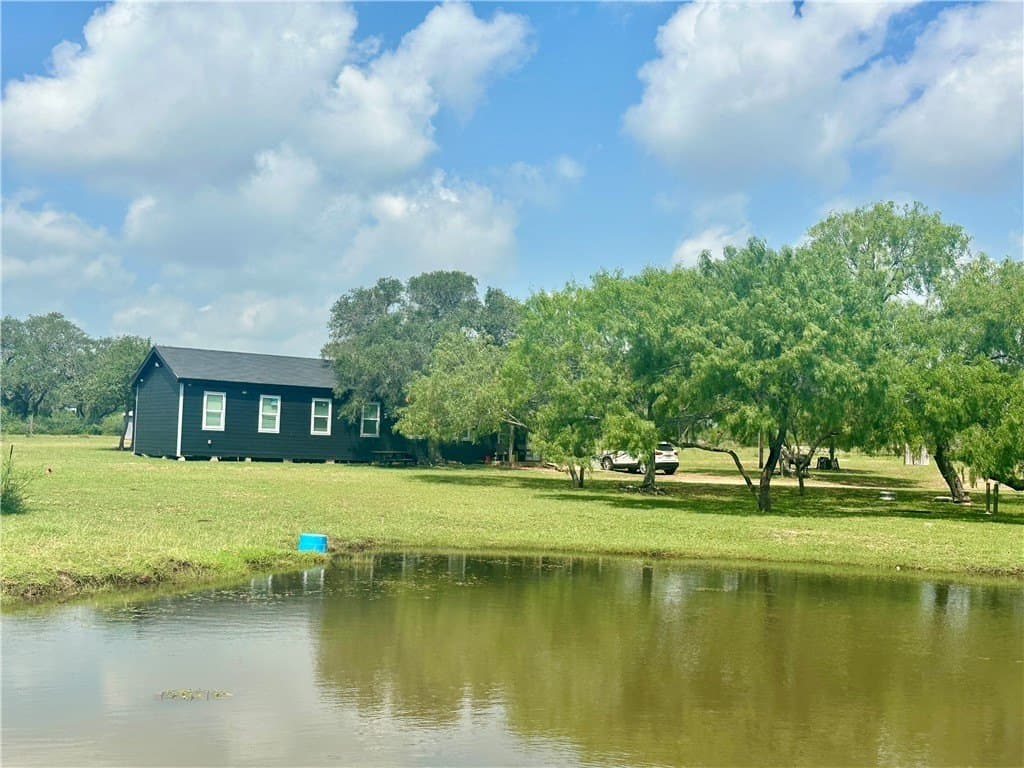 10.65 acres in Bee County