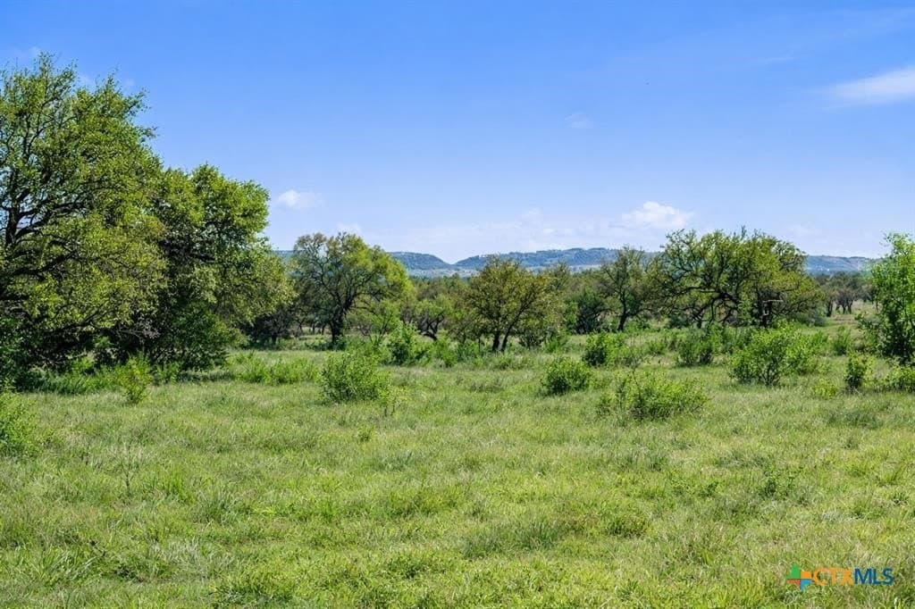 27.15 acres in Blanco County