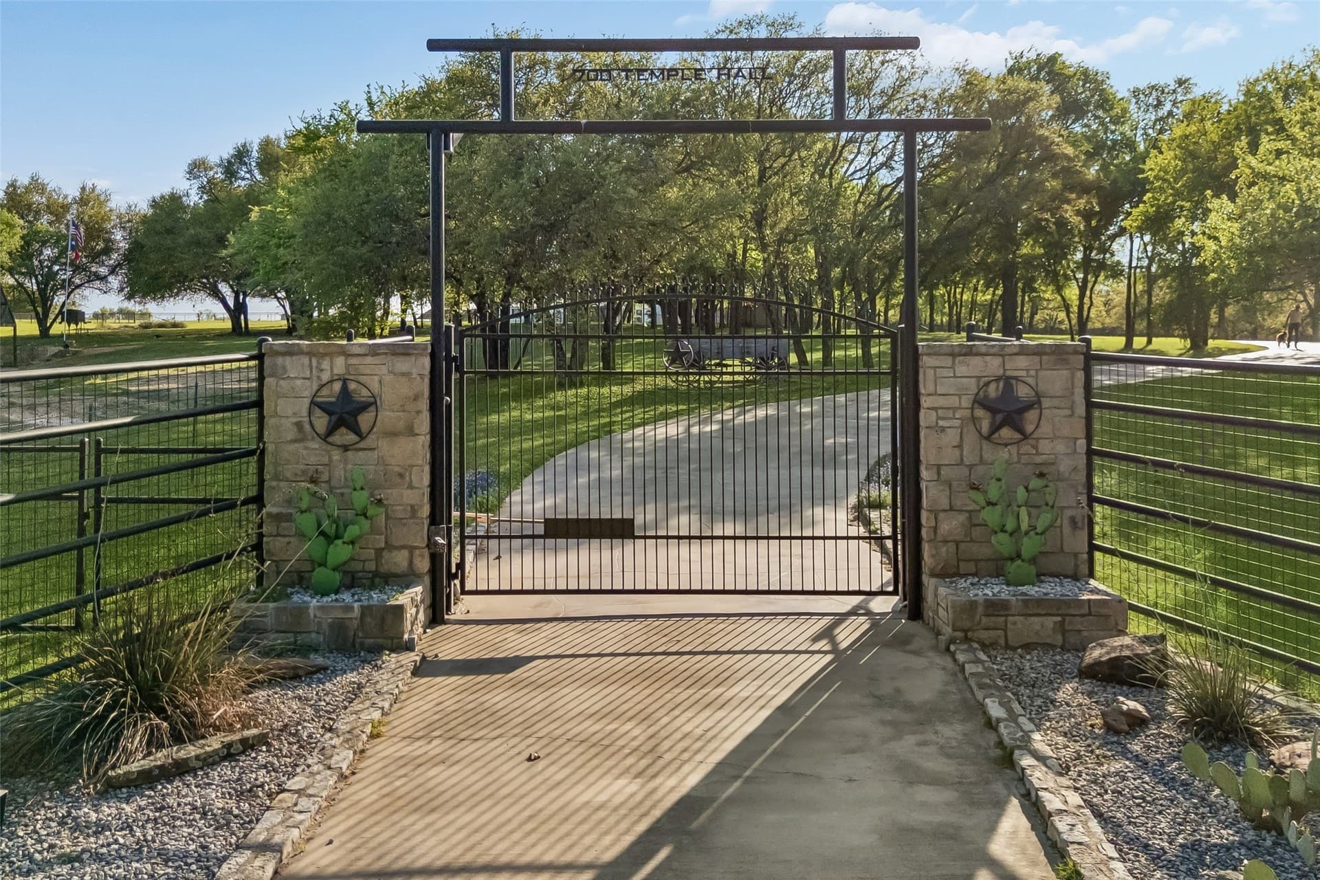 18.5 acres in Hood County