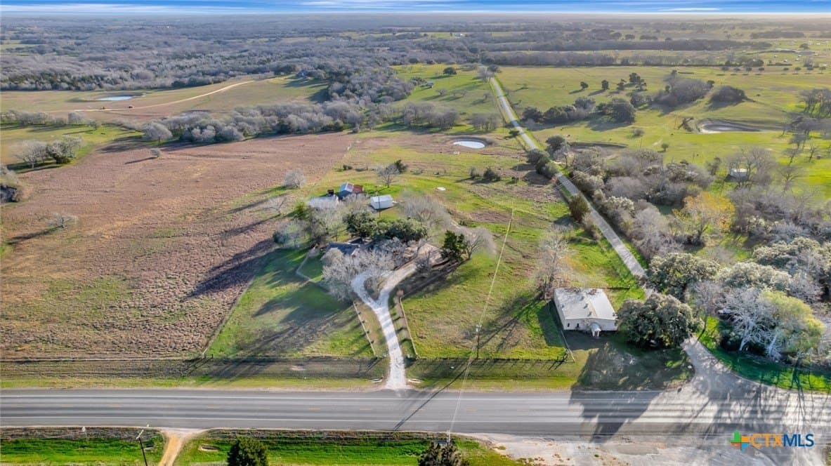 10.42 acres in Lavaca County