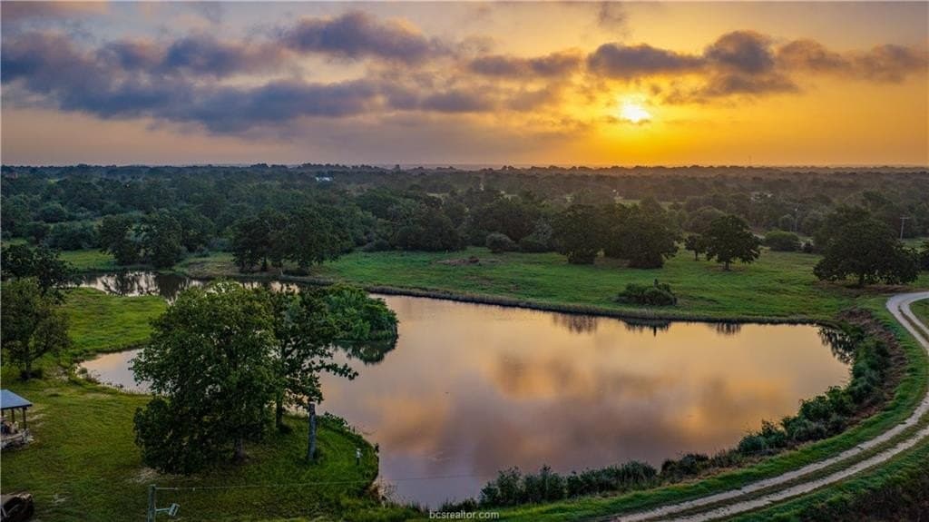 545 acres in Burleson County