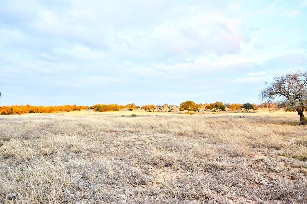 5.1 acres in Gillespie County