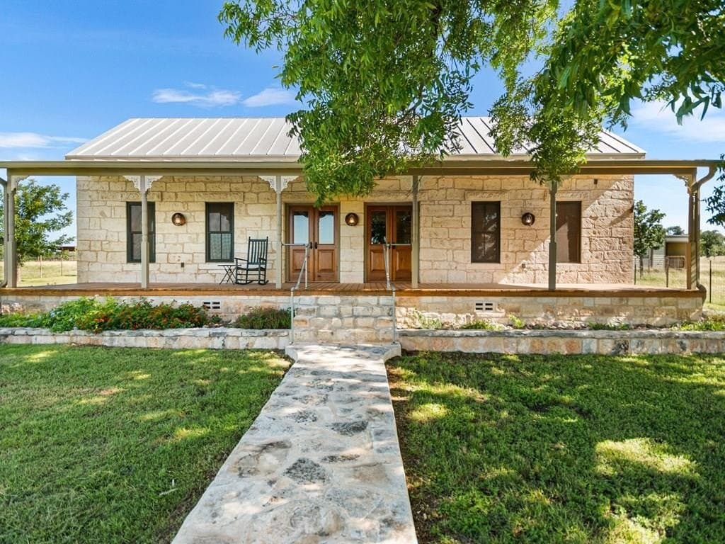 417 acres in Gillespie County