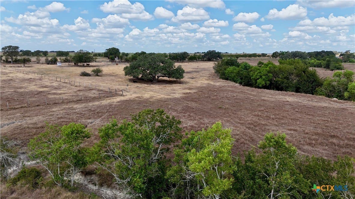 15.08 acres in Lavaca County