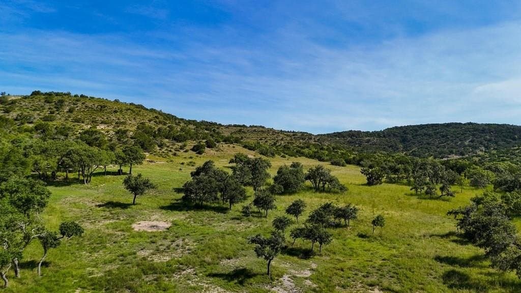 17.76 acres in Hays County