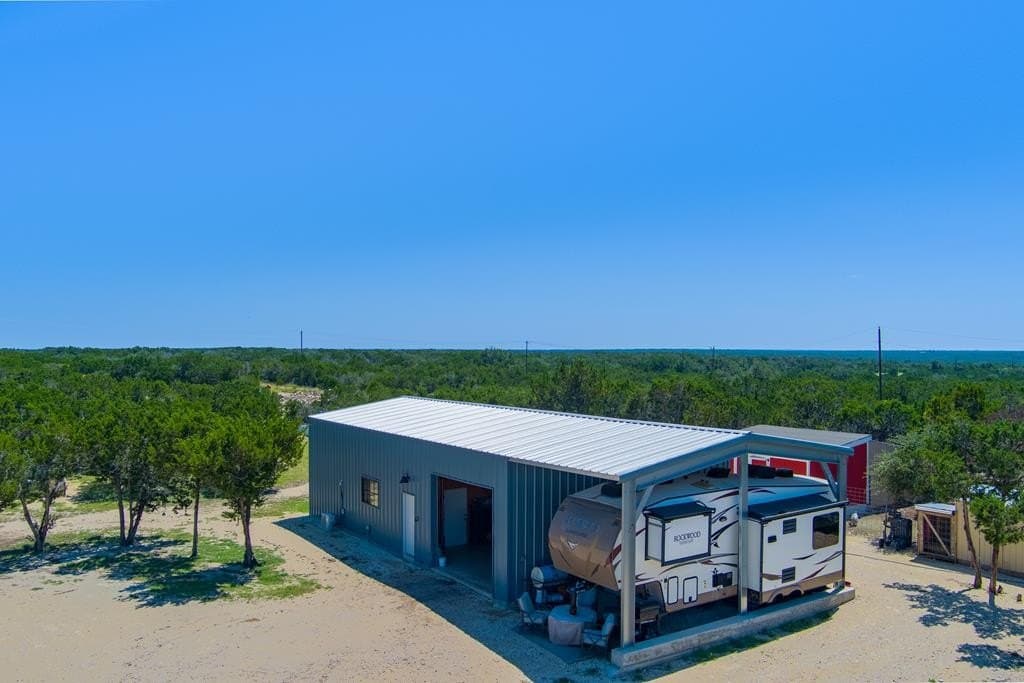 45.61 acres in Edwards County